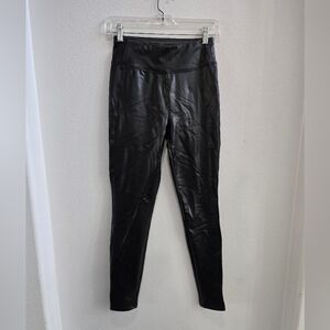 Gap black faux pull on leather pants size XS NWT